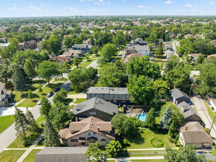 Property Photo:  5706 N New Hampshire Avenue  IL 60631 