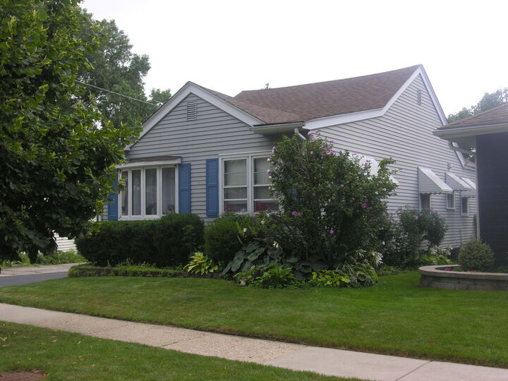 141 Johnson Avenue  Libertyville IL 60048 photo