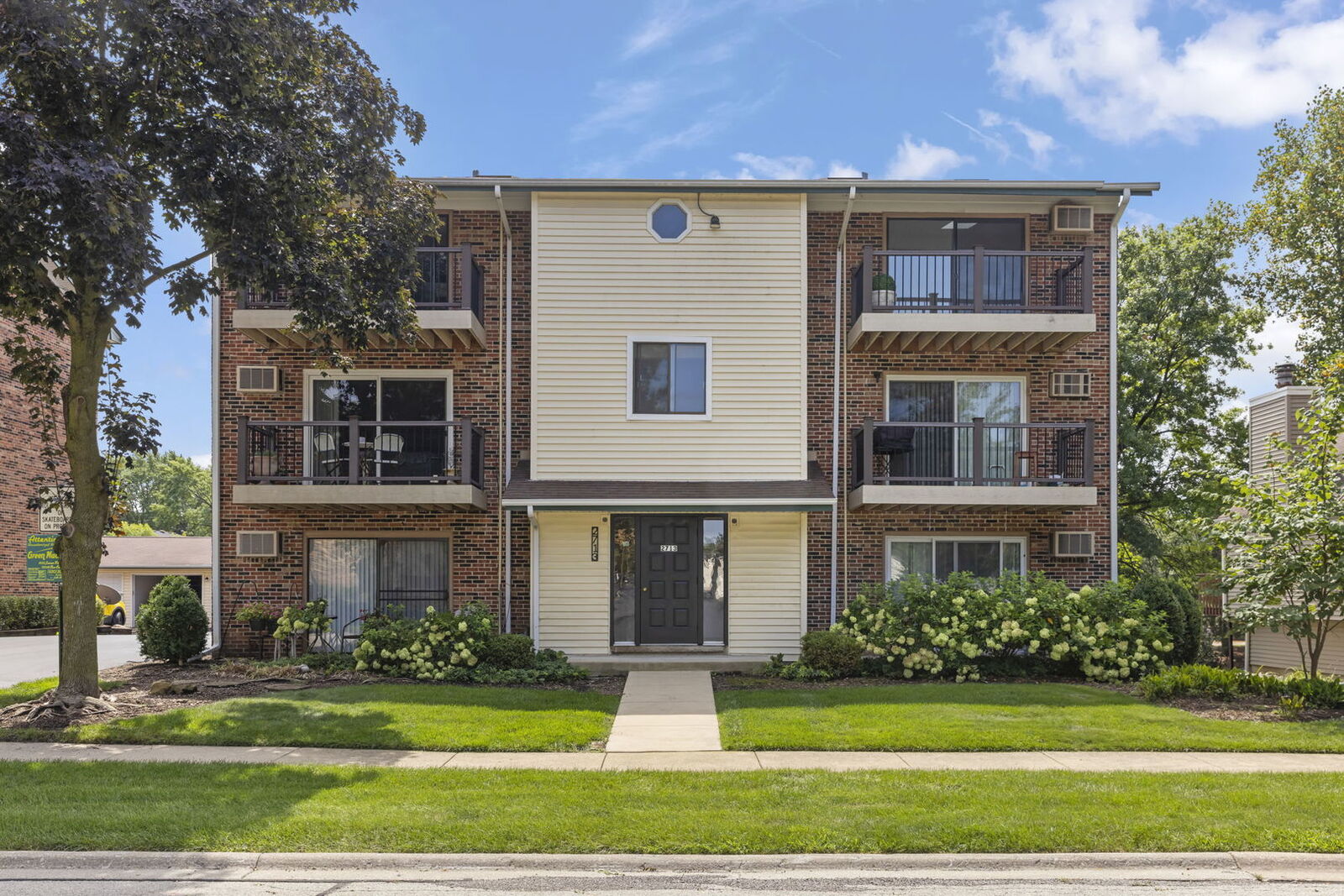 Property Photo: 2713 Northcreek Drive 2206 IL 60517