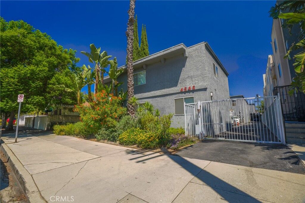 Property Photo: 4546 Murietta Avenue 106 CA 91423