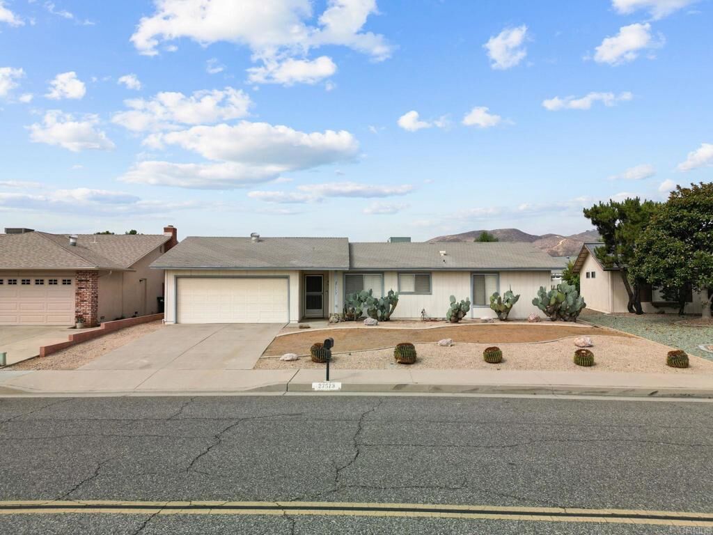Property Photo: 27573 Grosse Point Drive CA 92586