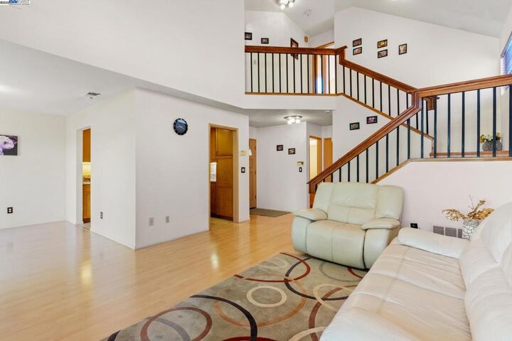 Property Photo:  35 Leonard Ct  CA 94502 