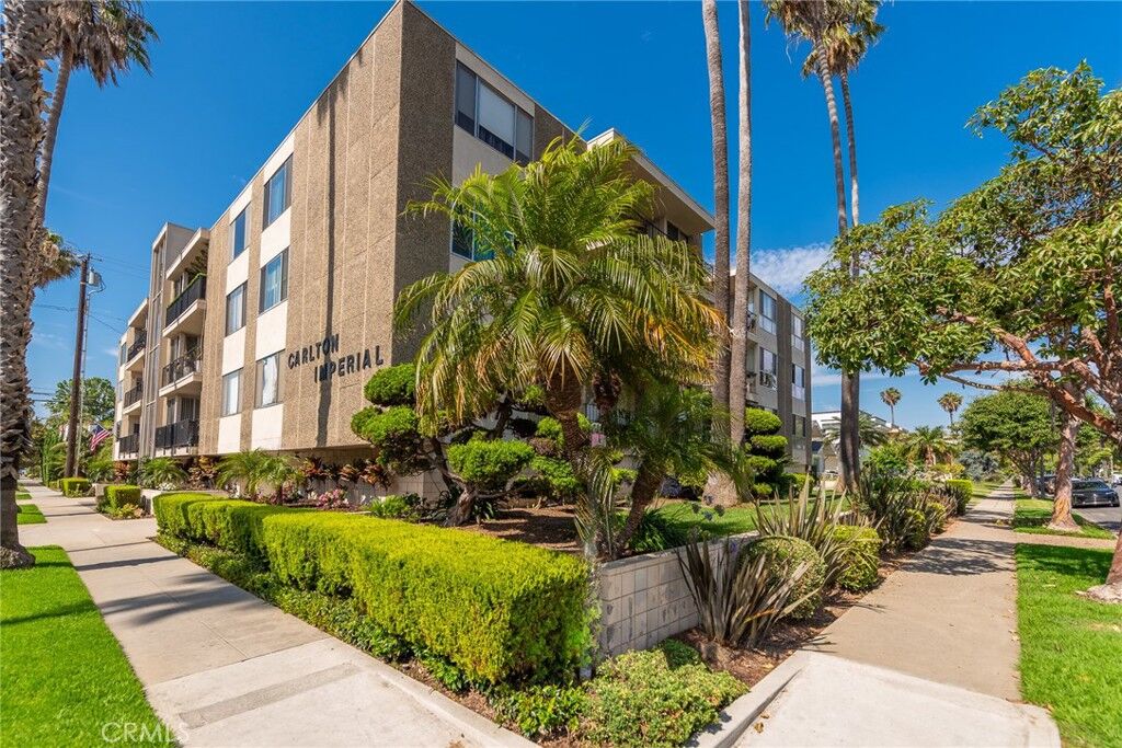 Property Photo: 2772 2A E 2nd Street A2 CA 90803