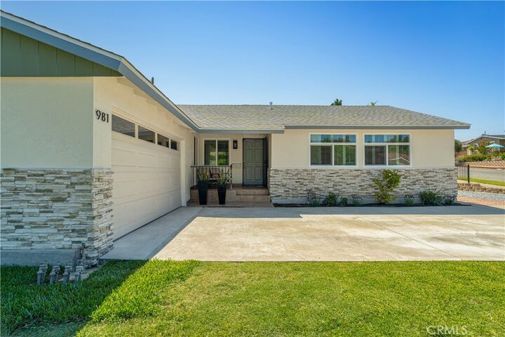 Property Photo:  981 Russell Street  CA 90631 