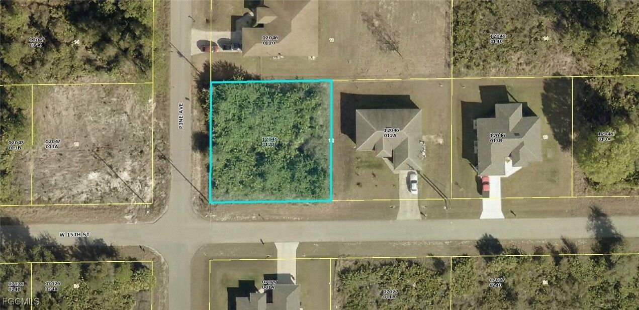 Property Photo: 2006 W 15th Street FL 33972