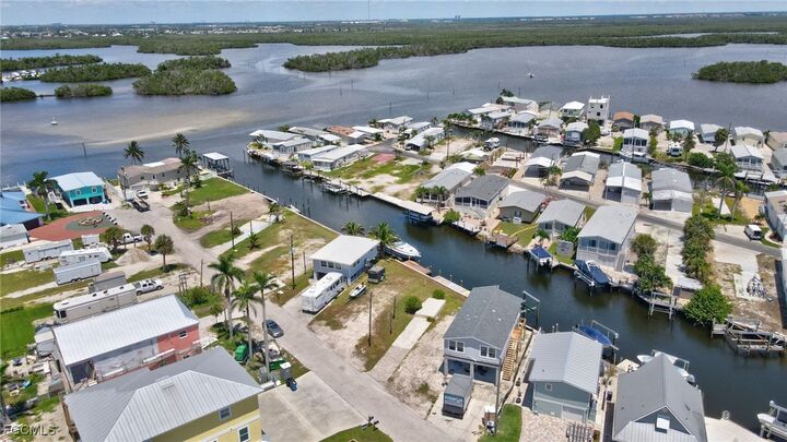 Property Photo: 856 Oak Street FL 33931