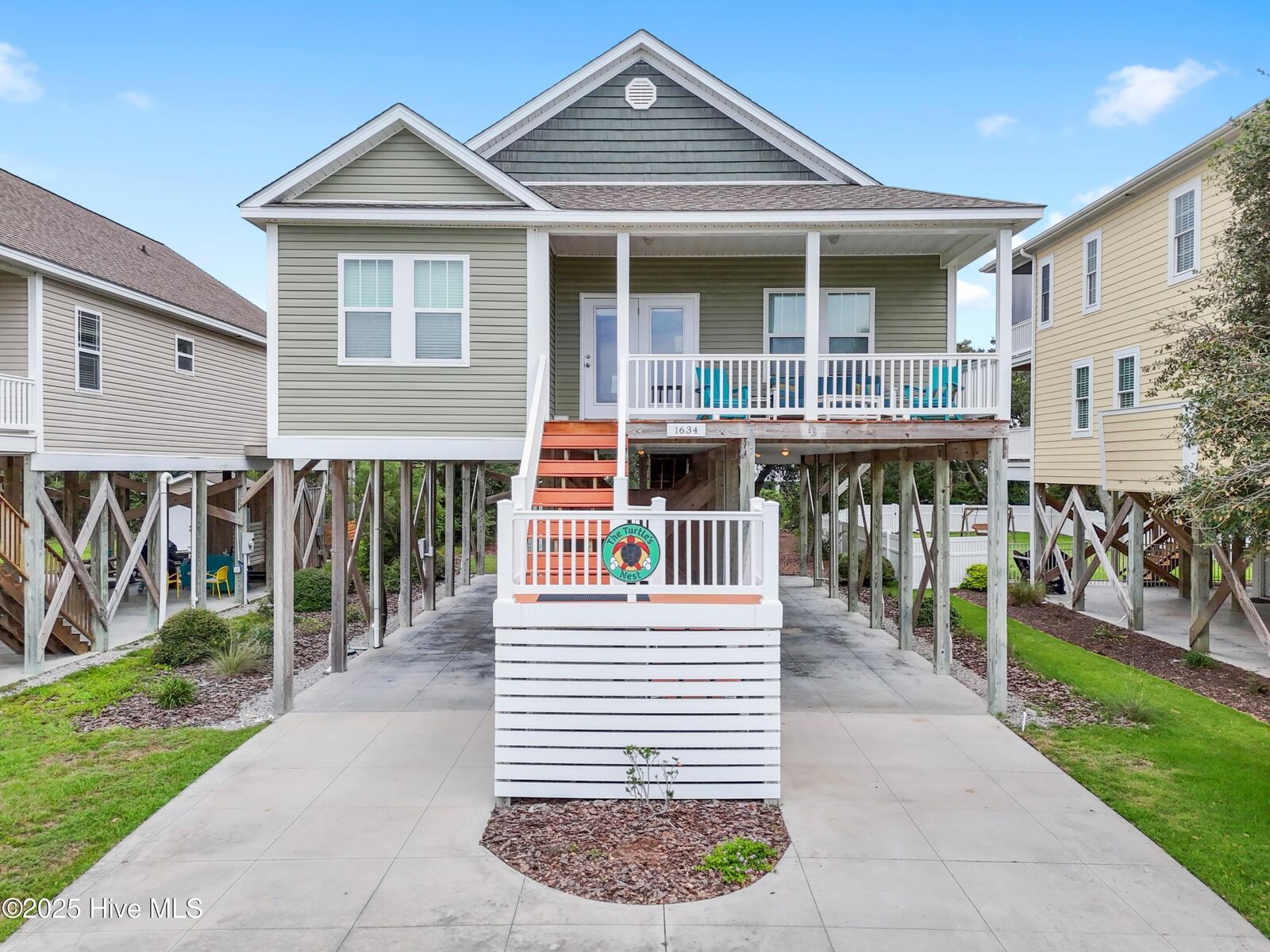 Property Photo:  1634 E Dolphin Drive  NC 28465 