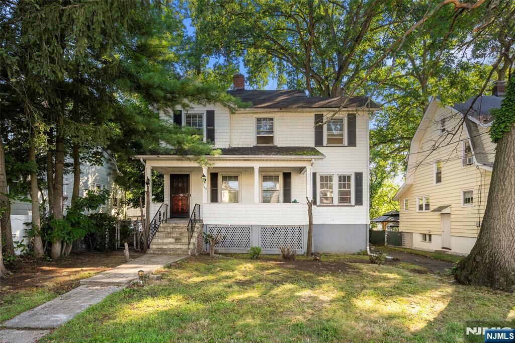 Property Photo:  153 Morris Avenue  NJ 07631 