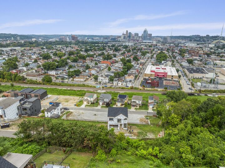 Property Photo: 41 W 14th Street KY 41071