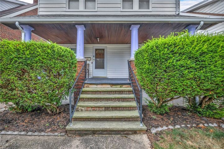 Property Photo: 18700 Mohawk Avenue OH 44119