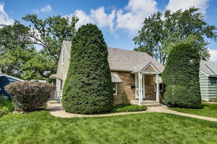 Property Photo: 859 21st Avenue SE MN 55414