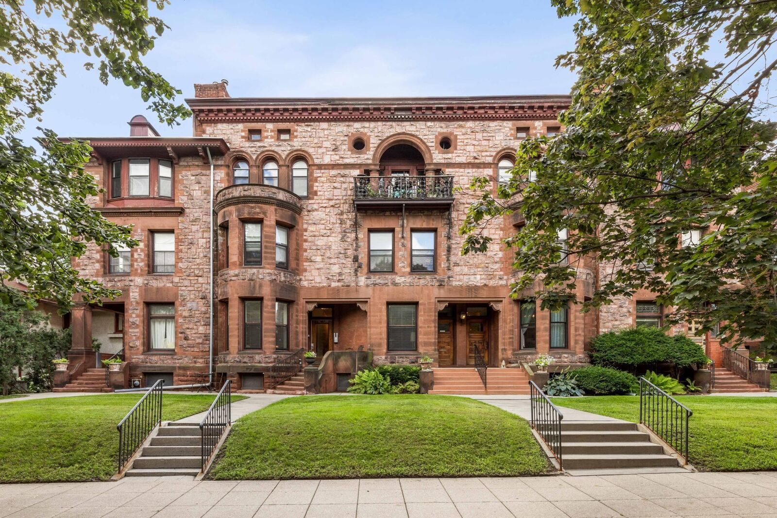 Property Photo: 598 Summit Avenue 598-1 MN 55102