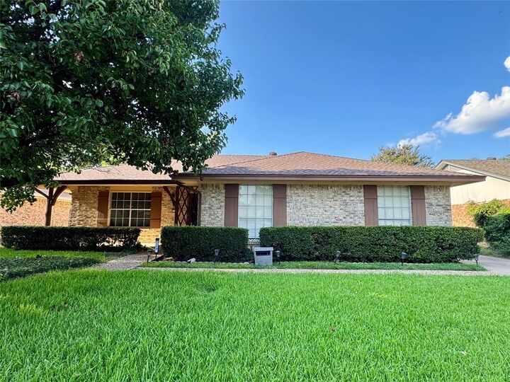 1113 Janell Drive  Irving TX 75062 photo