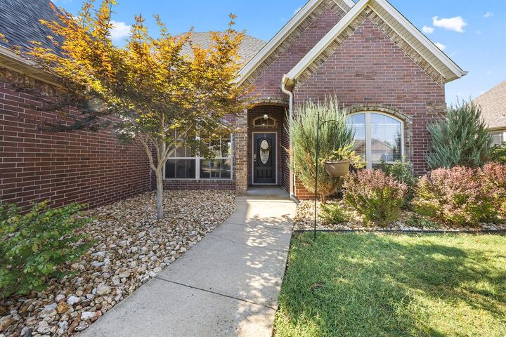 Property Photo: 2701 SW Azalea Avenue AR 72713