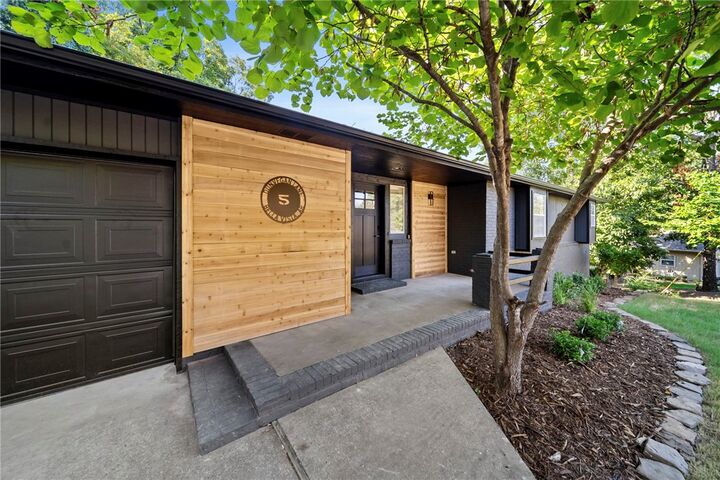 Property Photo: 5 Dunvegan Lane AR 72715