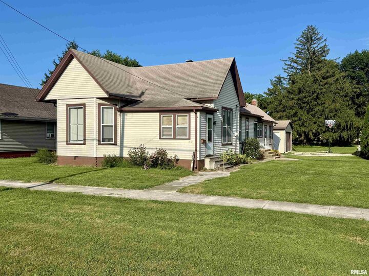 Property Photo: 209 S Broad Street IL 61448