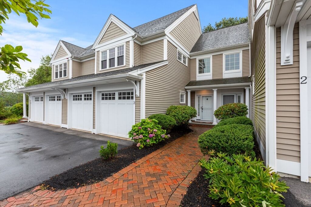 Property Photo:  6 Essex Rd. 3  MA 01938 