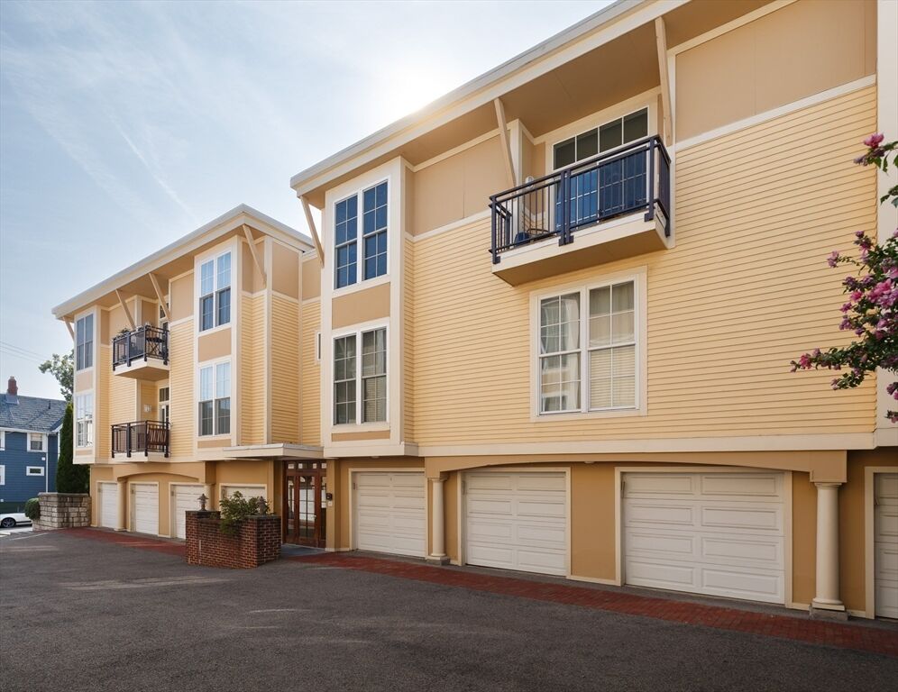 Property Photo:  27 Osgood Street 6  MA 02143 