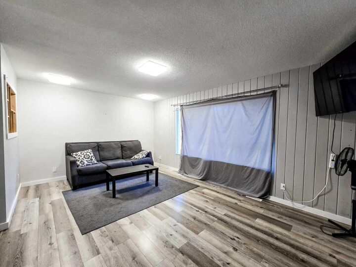 Property Photo: 4006 4 Avenue AB T7E 1A1