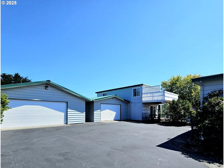 Property Photo:  15961 Bay View Dr  OR 97415