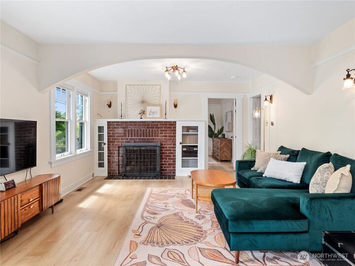 Property Photo: 9701 Roosevelt Way NE WA 98115