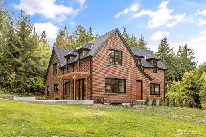 Property Photo: 221 S Woodland WA 98371
