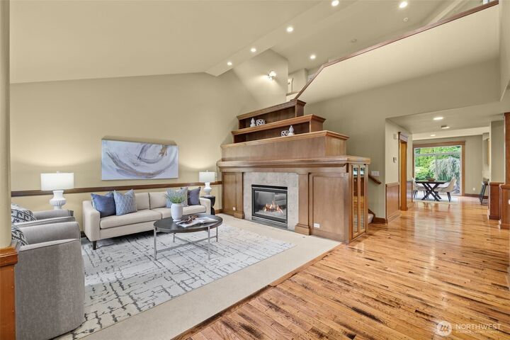 Property Photo: 14318 SE 88th Place WA 98059