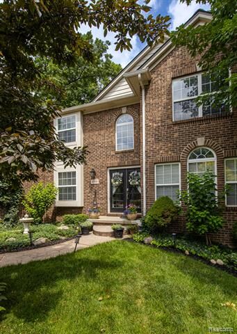 Property Photo: 4500 Red Oak Boulevard MI 48329