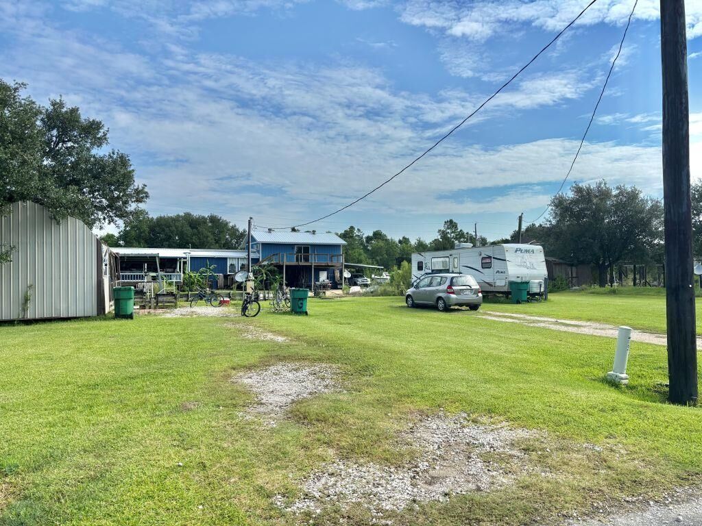Property Photo: 3884 Airhart Road LA 70605