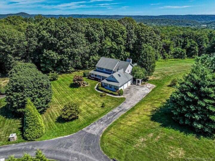 Property Photo:  4 Hay Meadow Lane  CT 06776 