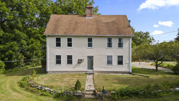 Property Photo:  4 Club House Road  CT 06351 