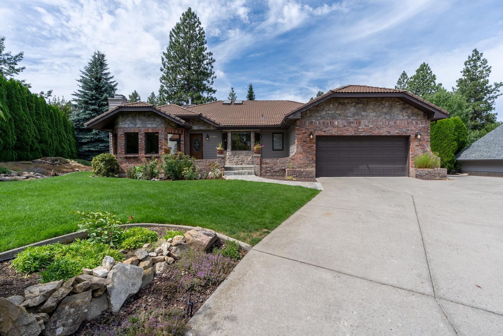 Property Photo: 1726 S Koren Rd WA 99212