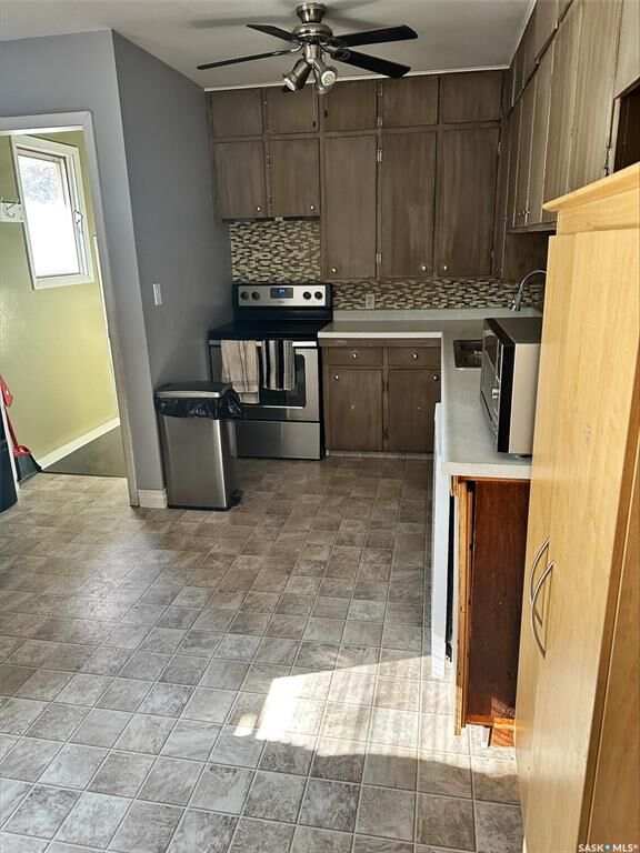 Property Photo: 216 1st Street W SK S0C 0S0