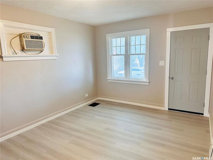 Property Photo: 1705 Quebec Street SK S4P 1J4