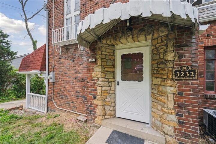 Property Photo: 3232 Margaret St PA 15227