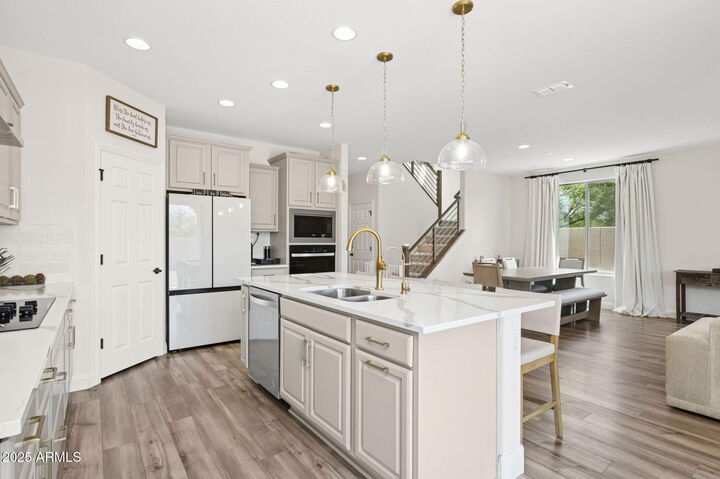 Property Photo: 8949 W San Juan Avenue AZ 85305