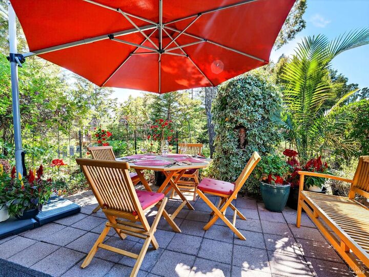 Property Photo: 71 Oakcreek Court CA 95409