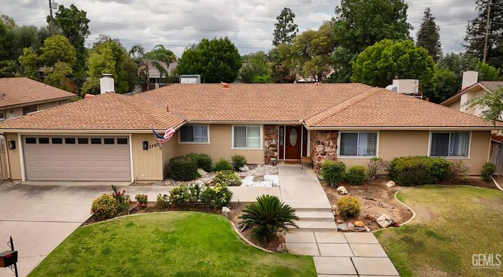 Property Photo: 3707 Panorama Drive CA 93306