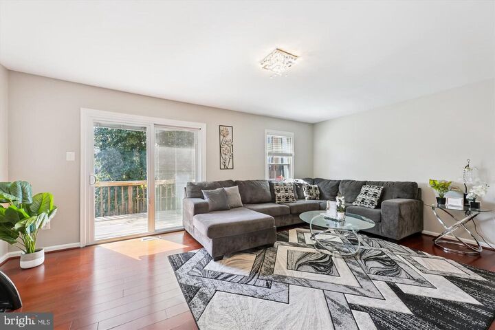 Property Photo: 4505 Canary Court VA 22193