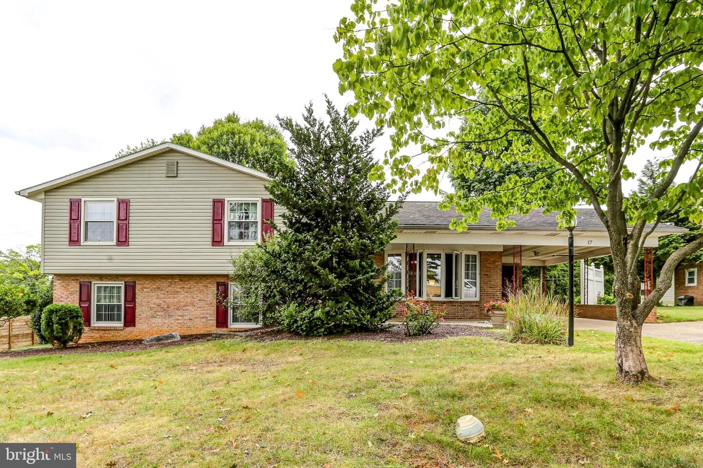 Property Photo: 17 W Shore Drive PA 17011