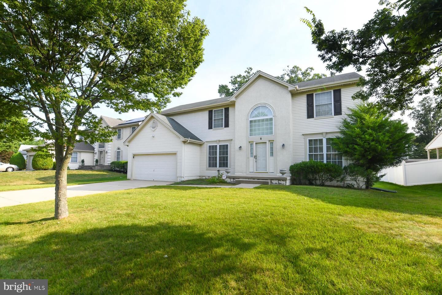 Property Photo:  5 Brookstone Drive  NJ 08081 