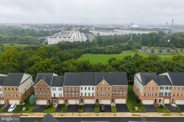 Property Photo: 21252 Park Grove Terrace VA 20147