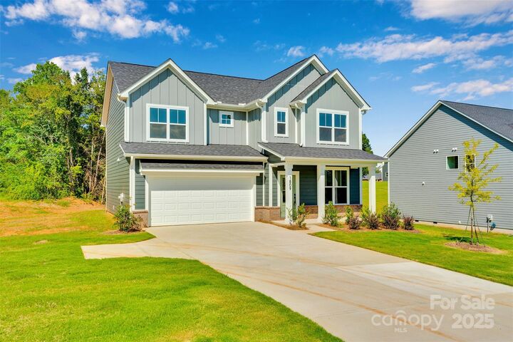 Property Photo: 1809 Country Club Road 3 NC 28092