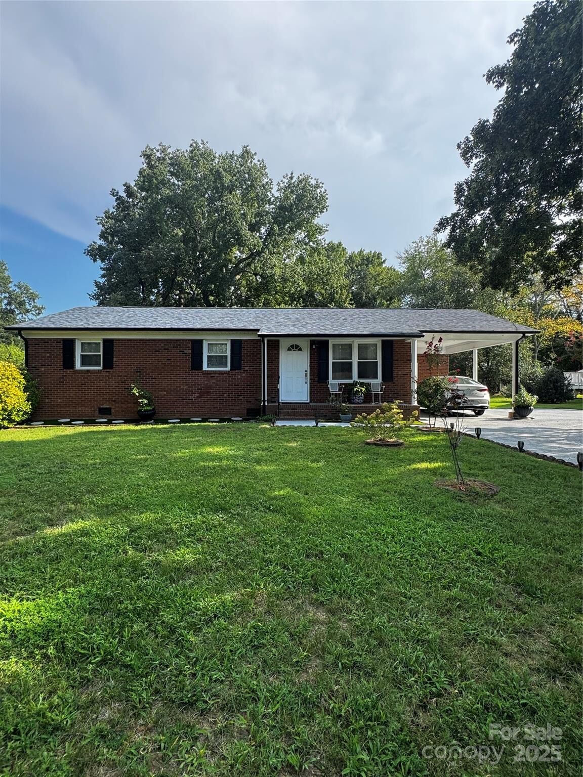 Property Photo: 324 Autumn Drive NC 28075
