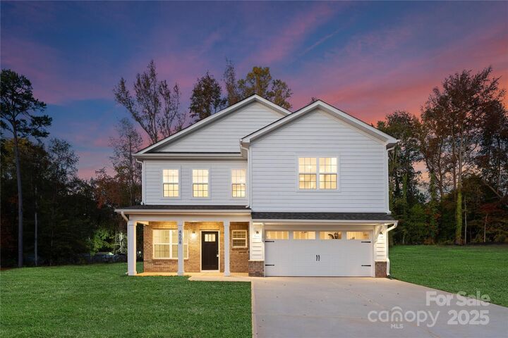 9705 Forest Drive  Charlotte NC 28216 photo