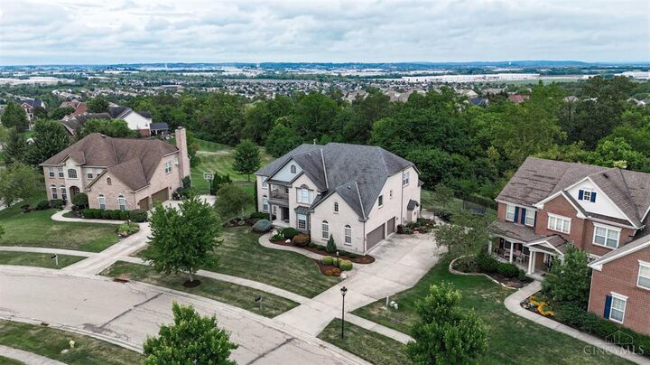 Property Photo: 7625 Foxchase Drive OH 45069