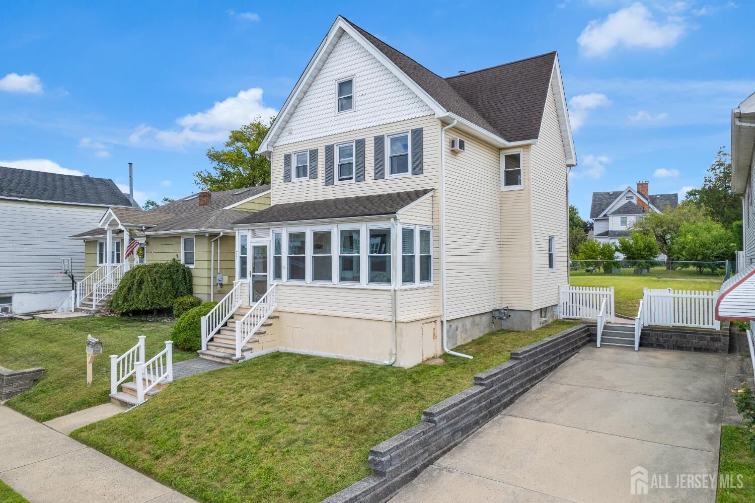 Property Photo:  257 George Street  NJ 08879 