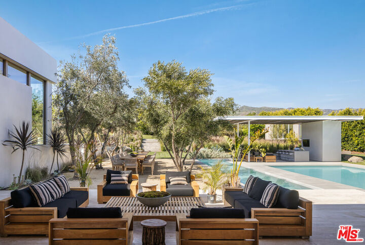 Property Photo:  28837 Selfridge Dr  CA 90265 