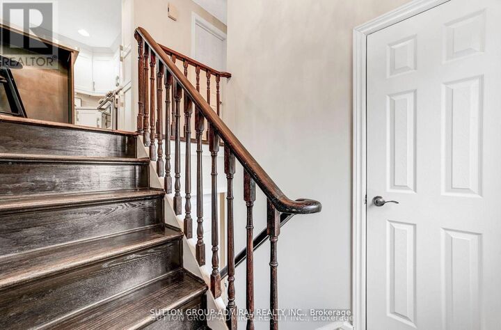 Photo de la propriété: 14 Chippawa (Main) Court ON L4M 5N8