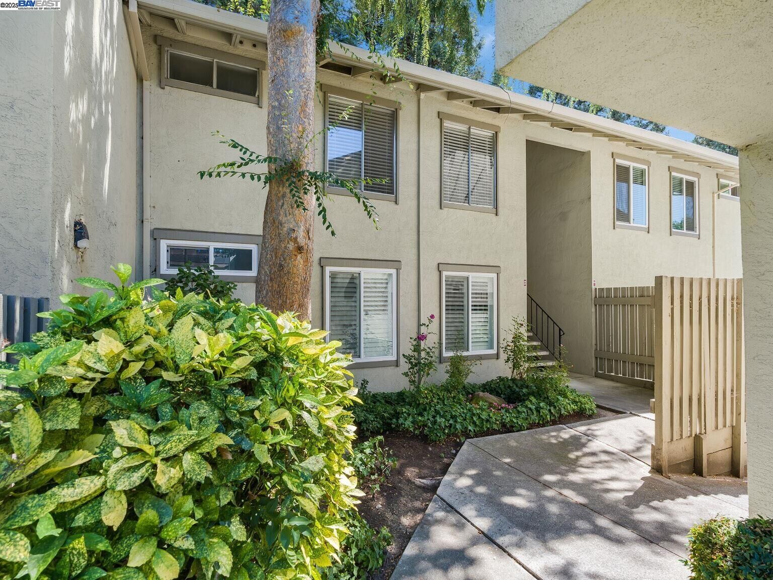Property Photo: 1241 Homestead Ave 206 CA 94598